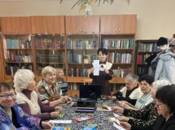 Как общались камышане в библиотеке Никольского собора в Крещение