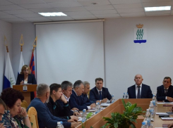 Администрация Камышина явно не рассчитывает на аншлаг на сегодняшних слушаниях по бюджету-2020