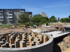 Администрация Камышина сообщила, что половина работ в парке «Топольки», намеченных на этот год, выполнена