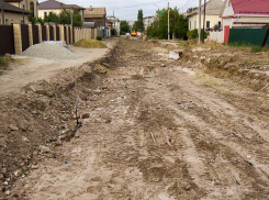 В Камышине активизировались работы на изрытой вдоль и поперек улице Калинина