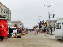 Пресс-служба судов Волгоградской области рассказала, что «подпольных» уличных продавцов еды стали штрафовать