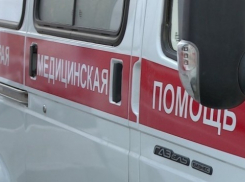 Под Камышином водитель иномарки «влетел» в КАМАЗ и попал в больницу