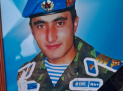 В Дубовском районе, соседнем с Камышинским, торжественно простятся с погибшим на Донбассе Рустамом Ахмедовым