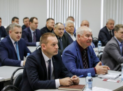 Глава Камышина Станислав Зинченко поехал учиться