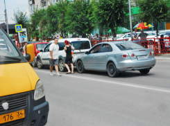 В Камышине на улице Ленина случилось ДТП, но все обошлось