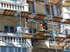 В городе Петров Вал Камышинского района завершили ремонт «дома с колоннами»