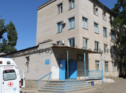 Из-за аварии на коммунакациях «КамышинТеплоЭнерго» оставляет на полдня без горячей воды больницу, ковидный госпиталь, детсады и поликлиники