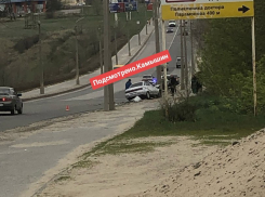 В Камышине на дамбе 3-го городка случилось ДТП, которое спровоцировал дедушка-водитель