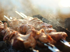 Каких мясных деликатесов нажарят участникам молодежного фестиваля