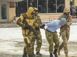 Военнослужащего-контрактника из Камышинского десантного соединения осудили к гауптвахте за пьянку в командировке