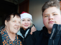 В глубинке Камышинского района волонтеры отправились к пожилым односельчанам с поздравительными письмами 