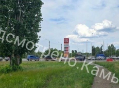 Камышан напрягают очереди за бензином