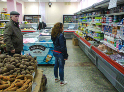 Главный санитарный врач Волгоградской области Ольга Зубарева настаивает, чтобы покупателей не пускали в магазины без масок