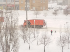 В Камышине муниципальное «Благоустройство» занялось прочисткой дорог от снега