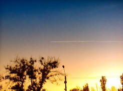 Камышане и волгоградцы обсуждают следы от самолетов над городами