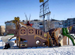 Камышинский сайт «Инфокам» объявил об угрозах детской горки в обновленном парке Текстильщиков