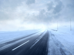 Дорожники предупреждают водителей о снегопаде и тумане на федеральных трассах, в том числе в Камышинском районе