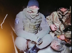 «Спасибо, что мы не мерзнем, а победа будет за нами!» - бойцы с передовой поблагодарили сельчан Камышинского района за окопные свечи (ВИДЕО)