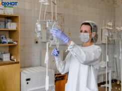 В Волгоградской области жителей на работе будут массово прививать против коронавируса