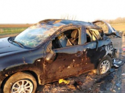 Большегруз снес сразу несколько автомобилей у светофора: пятерых израненных, в том числе двоих детей, срочно доставили к хирургам