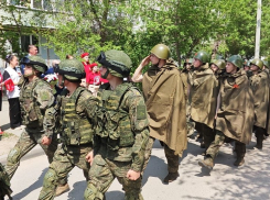 В Камышине у домов участников Великой Отечественной прошли марши «фронтовых бригад»