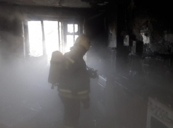 Попали в больницу с ожогами две женщины, пострадавшие при пожаре в Камышине