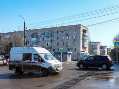 Под Камышином 74-летний водитель устроил ДТП, есть пострадавший