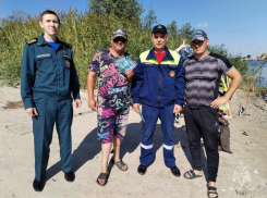 В наступившую в канун осени жару сотрудники МЧС вновь отправились на водные объекты инструктировать купальщиков в Волгоградской области