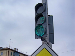 На пересечении улиц Ленина и Терешковой снова полноценно не работают светофоры, - камышанин