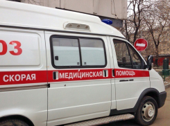На трассе Камышин - Волгоград столкнулись три машины, в больницу попал пассажир иномарки