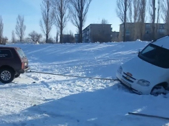 Видео буксировки Chevrolet Niva из-подо льда Камышинки попало во всемирную сеть
