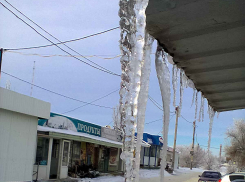 Власти Камышина распространили «методичку» по сосулькам - почему-то для граждан,  а не для УК