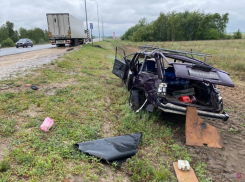 Фура снесла легковушку на московской трассе: четверо в больнице