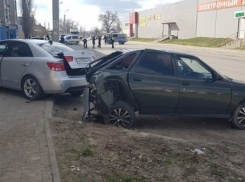 Из-за двух «тройных» аварий в Камышине медицинская помощь потребовалась пятерым участникам ДТП