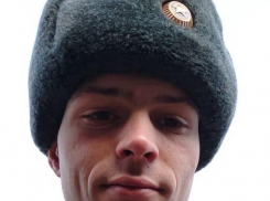 В Волгограде сегодня, 23 июня, передали орден Мужества бабушке погибшего на Украине 22-летнего танкиста из Камышинского района  Алексея Мартынова