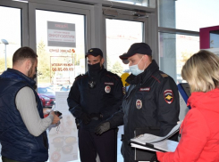 Административные патрули в Камышине стали задерживать меньше «безмасочников»