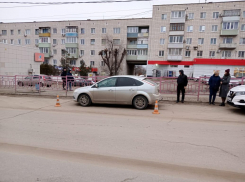 В Камышине полиция ищет водителя, протаранившего «Форд» на улице Пролетарской и сбежавшего
