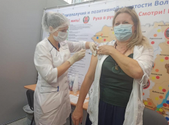 «Осталось 30 тысяч доз?»: в Волгограде выстроились очереди на вакцинацию от COVID-19, - «Блокнот Волгограда»