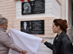 В селе Нижняя Добринка Камышинского района открыли памятную доску в честь героя СВО Артура Нейматова: он видел свою ещё не родившуюся дочь во сне…