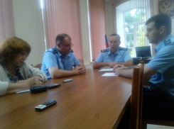 Отвечая на вопросы «Блокнота Камышина», прокурор прокомментировал таинственную смерть школьницы и нарушения в лагере «Солнечный»