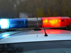 На московской трассе водитель фургона улетел в кювет, а потом - к хирургам