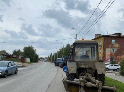 Камышан перепугал вид техники, которую городские власти выпускают на уборку улиц