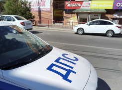 В Камышине в затормозившей  маршрутной «Газели» упала пассажирка