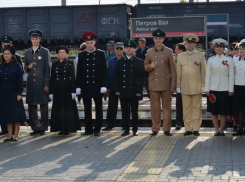 В городе Петров Вал Камышинского района прошел парад локомотивов и показ мод фирменных костюмов железнодорожников