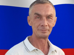 В Камышине 13 января проводили в последний путь погибшего в спецоперации мобилизованного текстильщика Андрея Барышникова