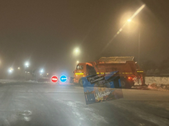 В Камышине ночью организовали активную снегоуборку