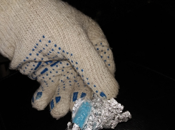 В Камышине оперативники задержали в 4 микрорайоне наркосбытчика у «тайника»