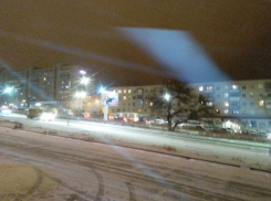 В Камышине вечером встал в сплошной пробке подъем по улице Некрасова