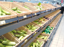 Камышане смели перед Новым годом в гипермаркете все огурцы с пупырышками и болгарский перец