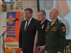 «С Россией нельзя воевать - она непобедимая»: медали, часы и иконы вручили героям СВО в Волгограде, один из них камышанин Александр Котельников